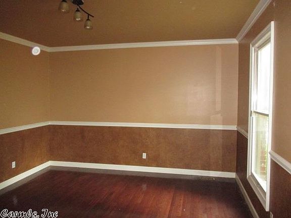 3rd image of 20 Club Manor Dr