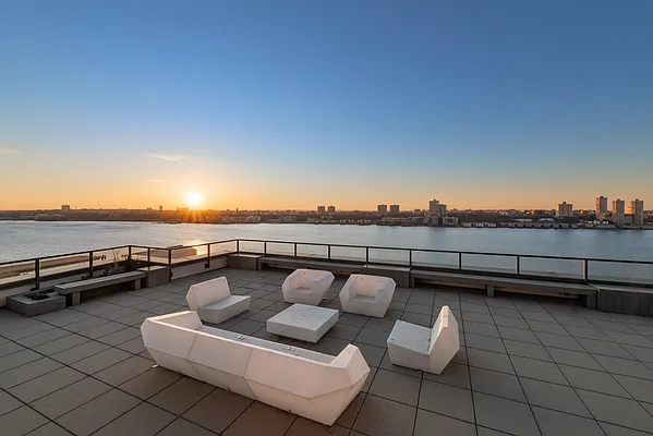 Sold by Nest Seekers International | media 16