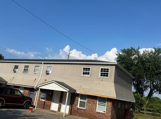 613 E Main St APT 22, Dallas, NC 28034