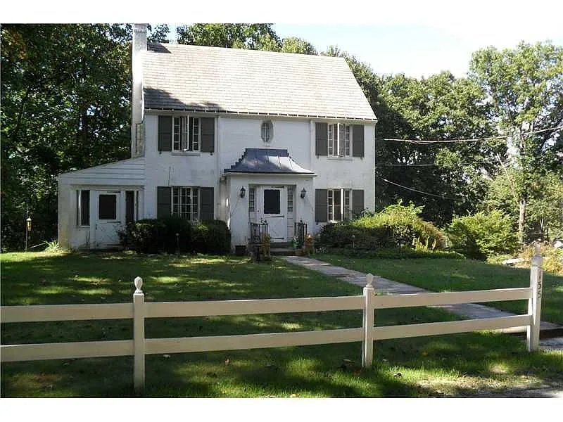 155 Ridgewood Rd photo 1