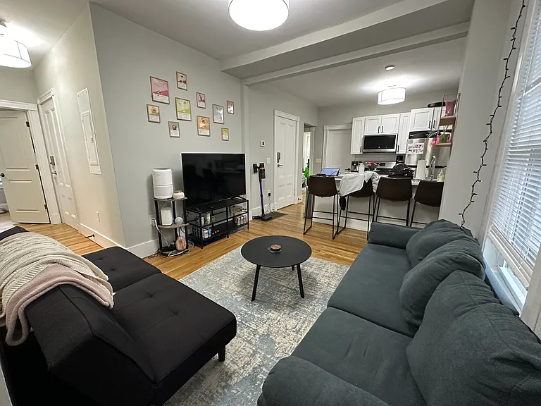 68-70 L St #1 — Photo 2