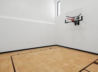 3753 Brookside Dr, Chaska, MN 55318