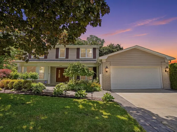 1810 Hickory Bark Ln, Bloomfield Hills, MI 48304