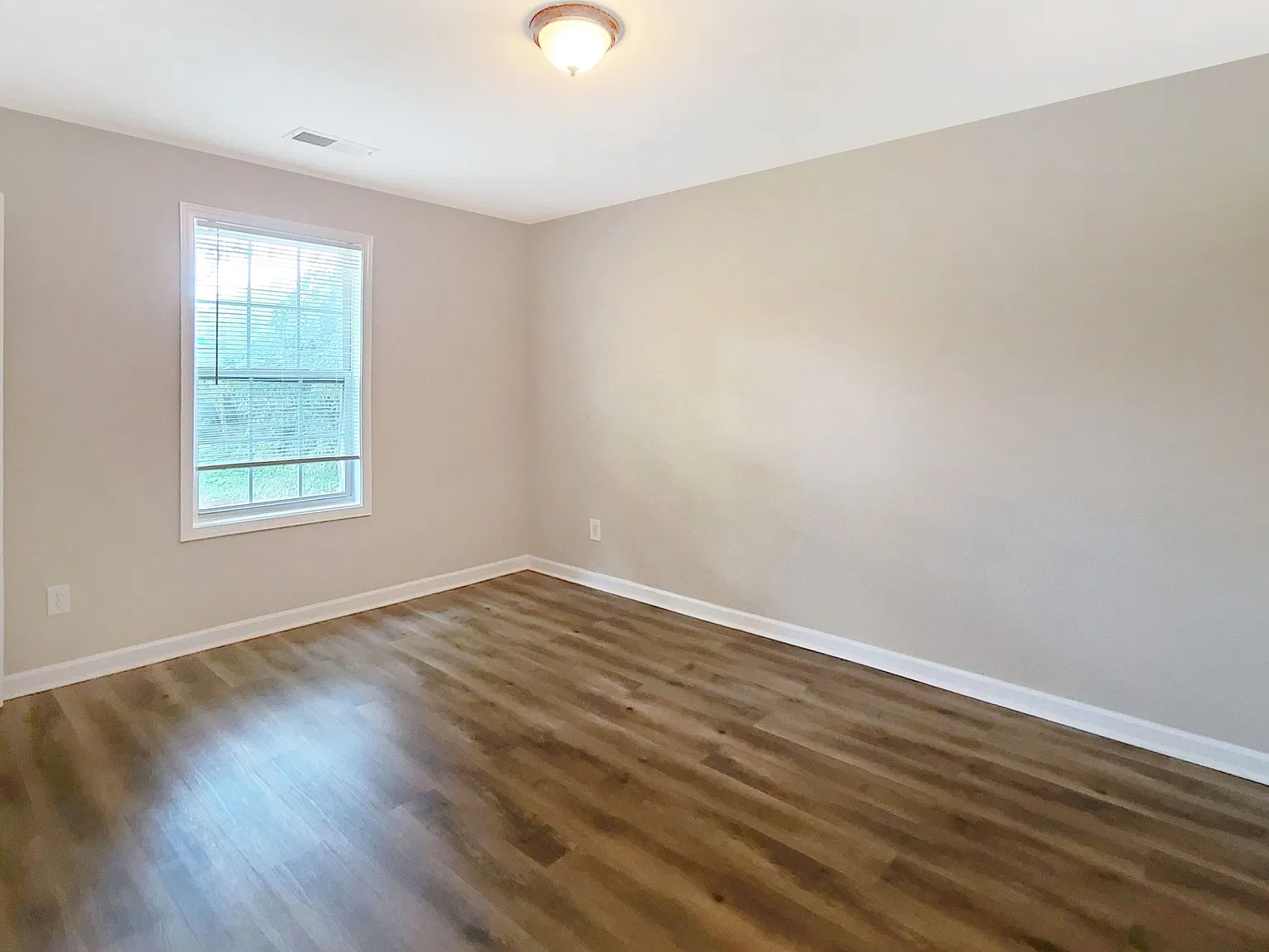 128 Brook Circle SE - 1 — Photo 2