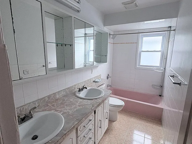 24 Colonial Dr #2 — Photo 10