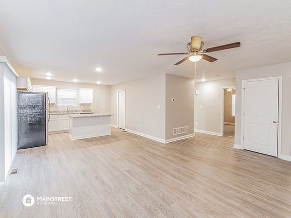 5th image of 376 Grand Oak Blvd