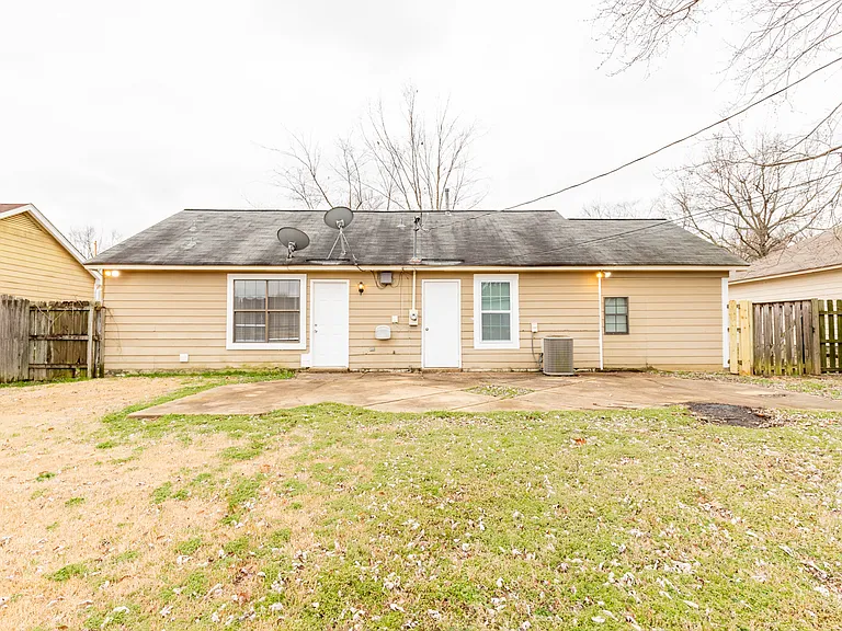 10152 Yates Dr — Photo 1