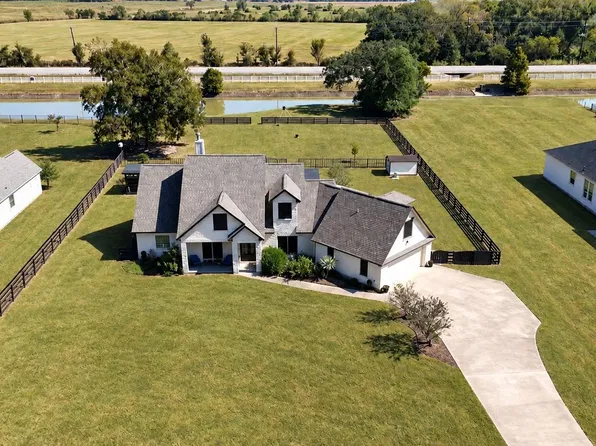 202 Lakeland Cir, Rosharon, TX 77583