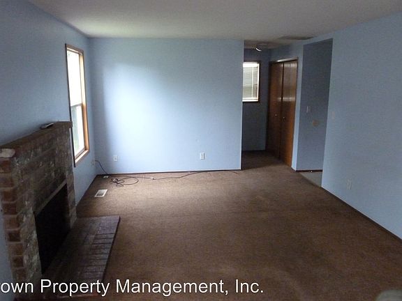 4th image of 418 Clara Ct NE