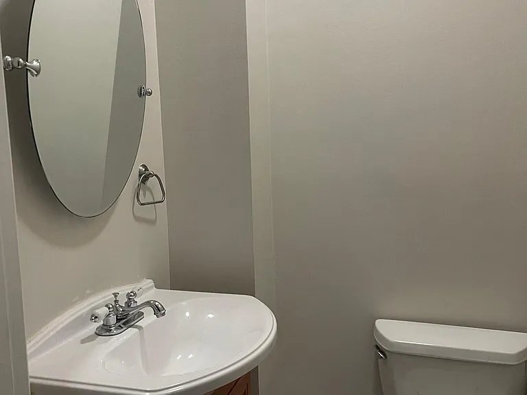 723 S Bond St #1F — Photo 8