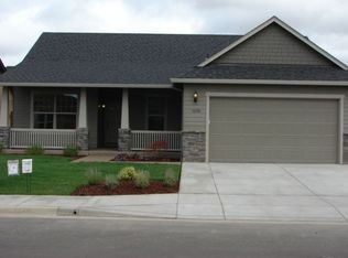 1011 S 41st St, Springfield, OR 97478