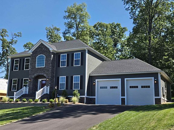 2nd image of 140 Hastings Ct