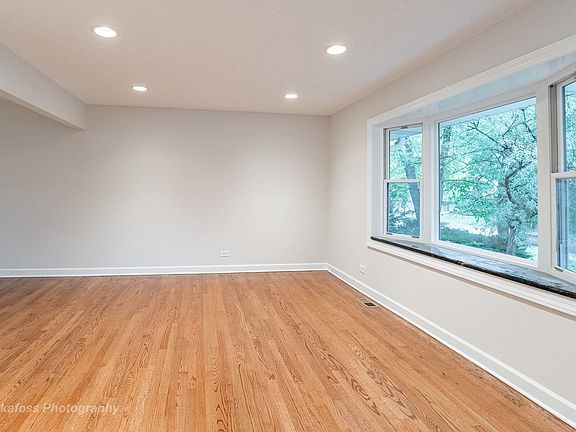 4th image of 5606 S Pershing Ave