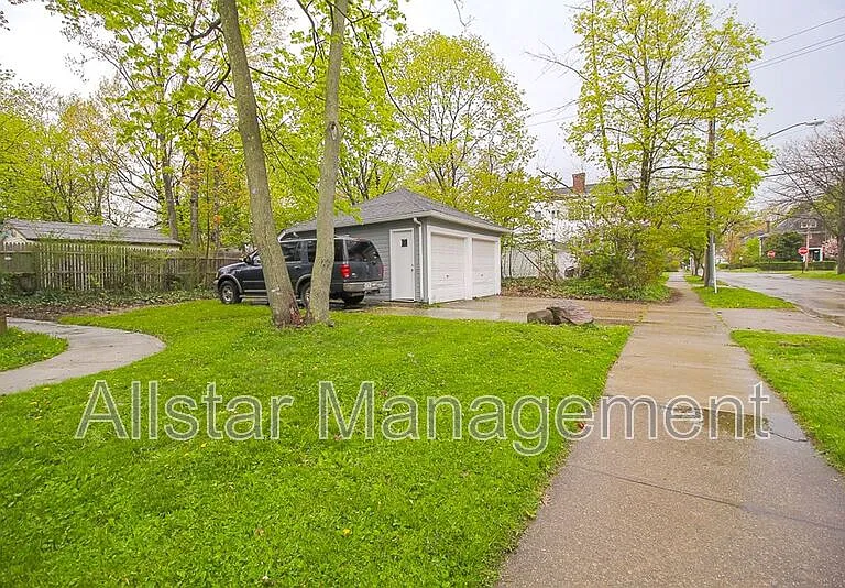 3065 E Derbyshire Rd — Photo 5