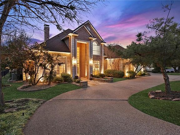 2nd image of 4643 Pine Valley Dr