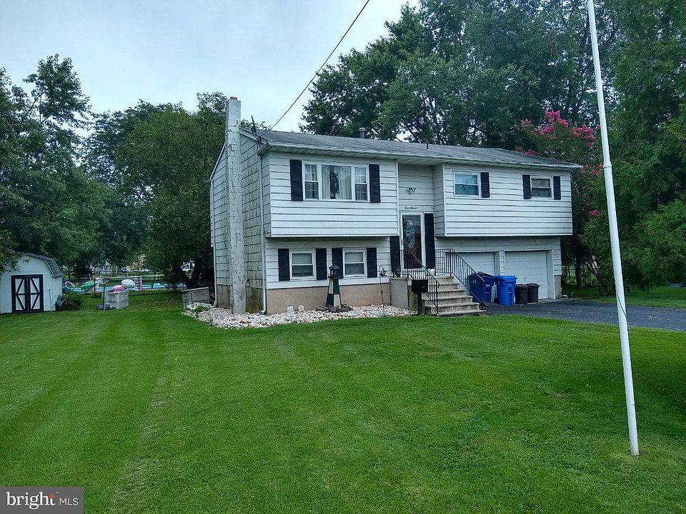 2nd image of 111 Stratton Dr
