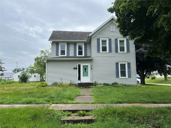 207 Prospect St NW, Blairstown, IA 52209