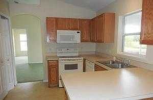 1290 Giralda kitchen
