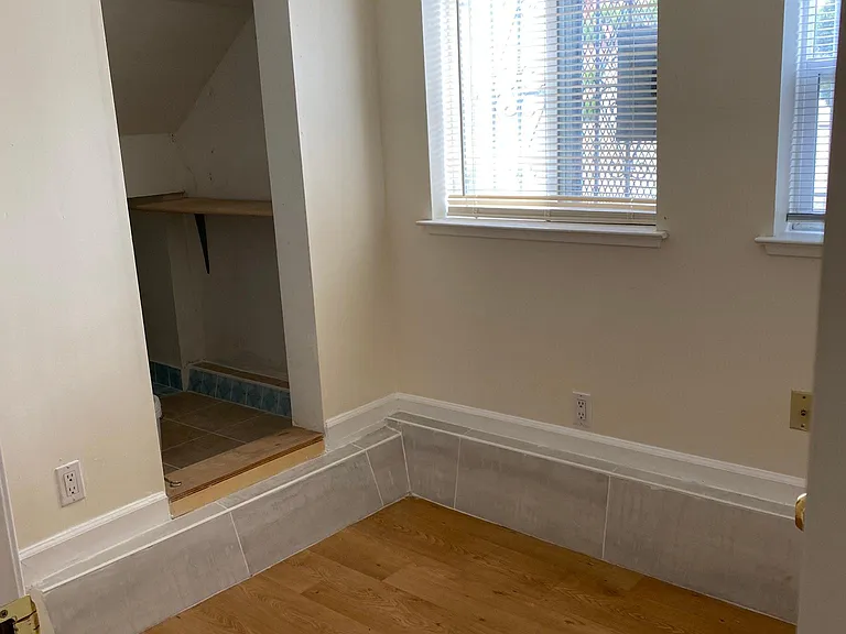 190 Saint Charles Ave — Photo 4