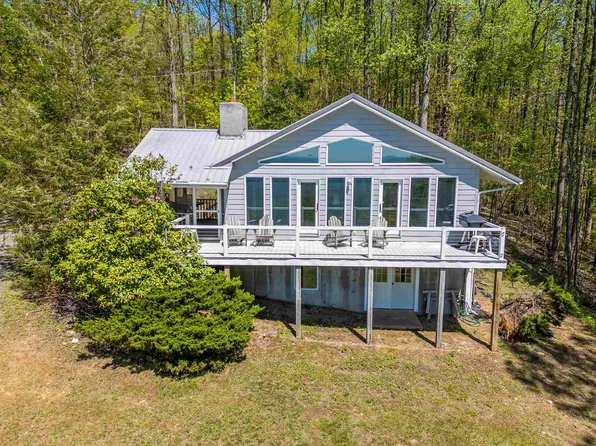 219 Pilot Mountain Ln, Fancy Gap, VA 24328