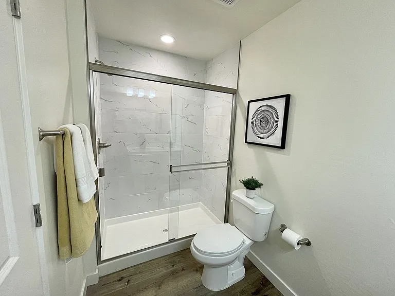 11 E Dobbins Rd — Photo 29