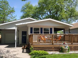 1009 17th St, Central City, NE 68826
