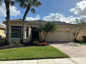 6644 SW 194th Ave, Fort Lauderdale, FL