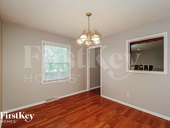 5th image of 8802 W 95th Ter