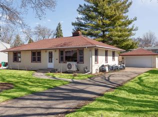 1892 Pascal St N, Falcon Heights, MN 55113