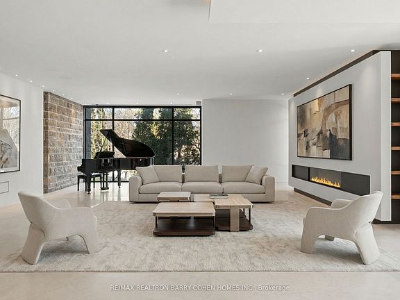 3rd image of 103 Old Colony Rd