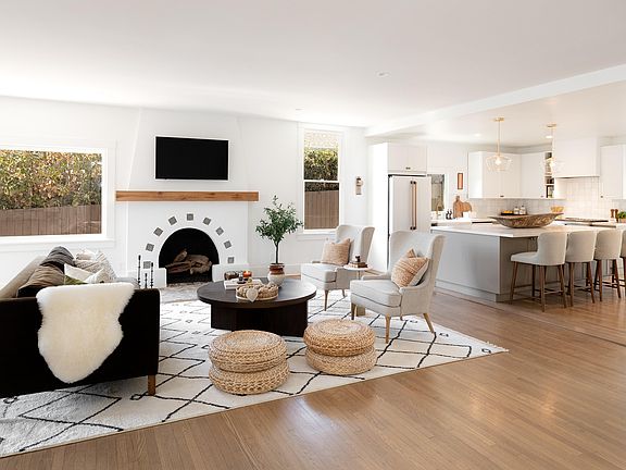 3rd image of 2030 Anacapa St