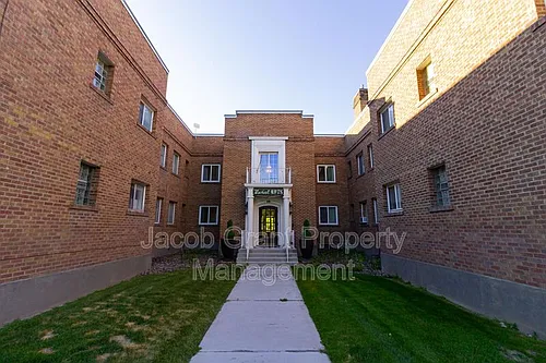 676 Memorial Dr #102 Photo 1