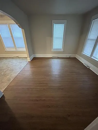 2 bed, 1000 sqft, $1,075 — Photo 3
