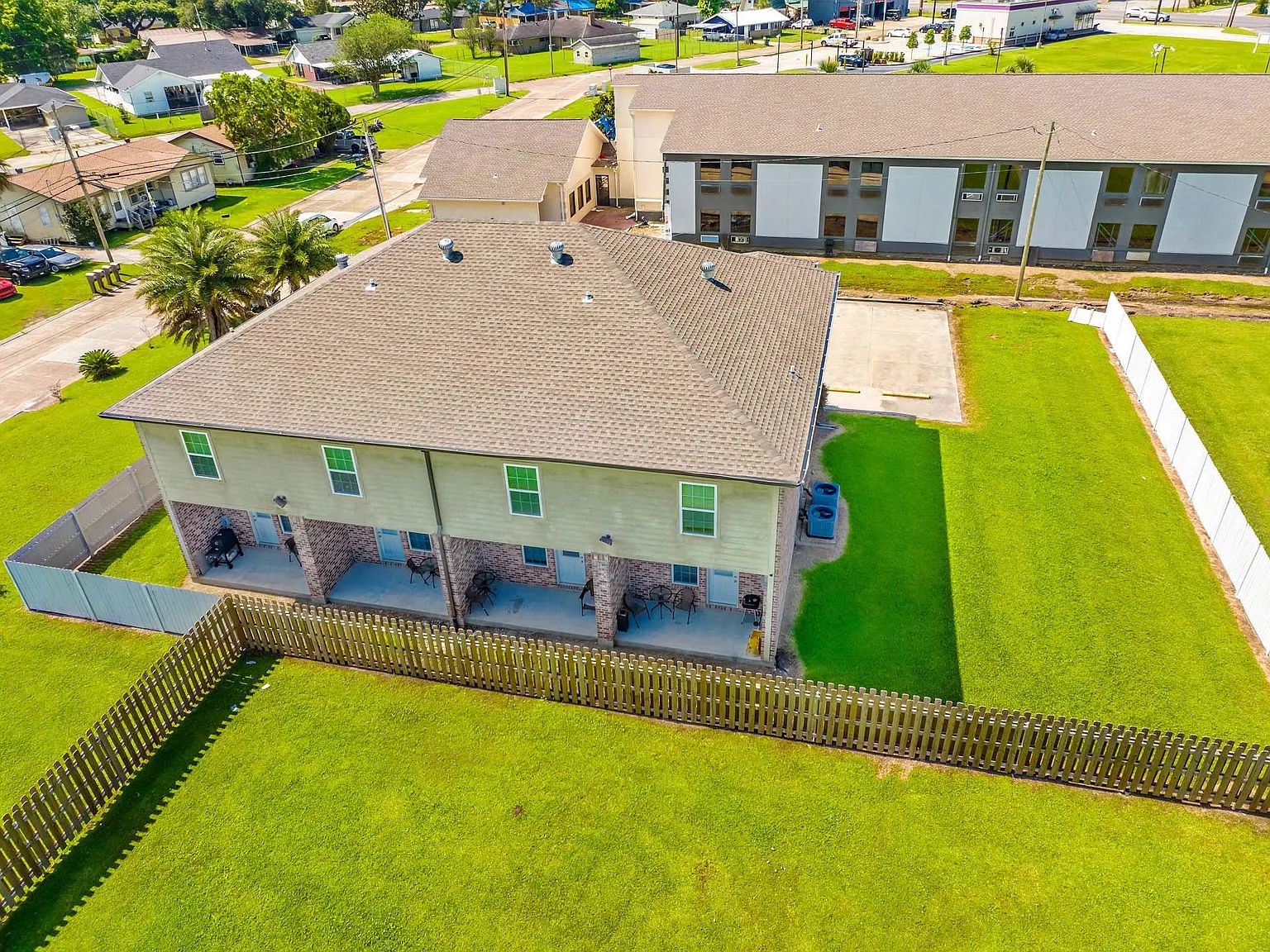 2 bed, 1213 sqft, $2,000 — Photo 3