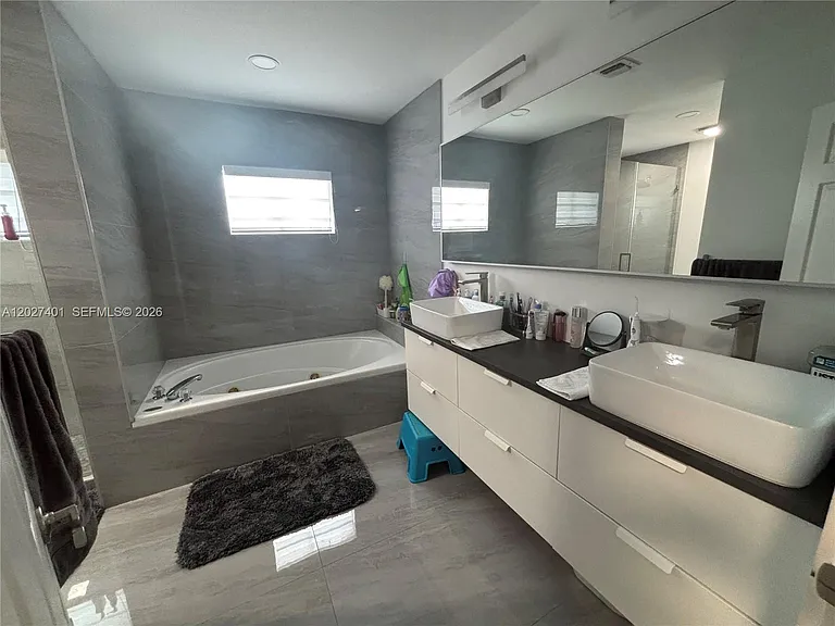 10253 NW 51st Ter #10253 — Photo 8