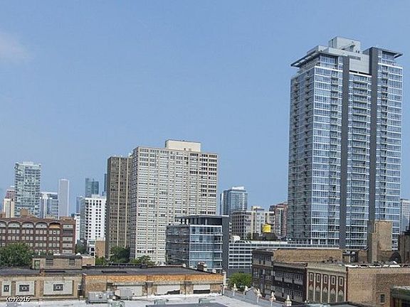 3rd image of 2328 S Michigan Ave