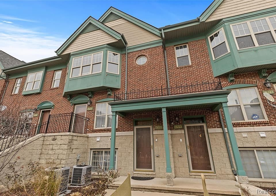 1st image of 2654 Woodward Ave