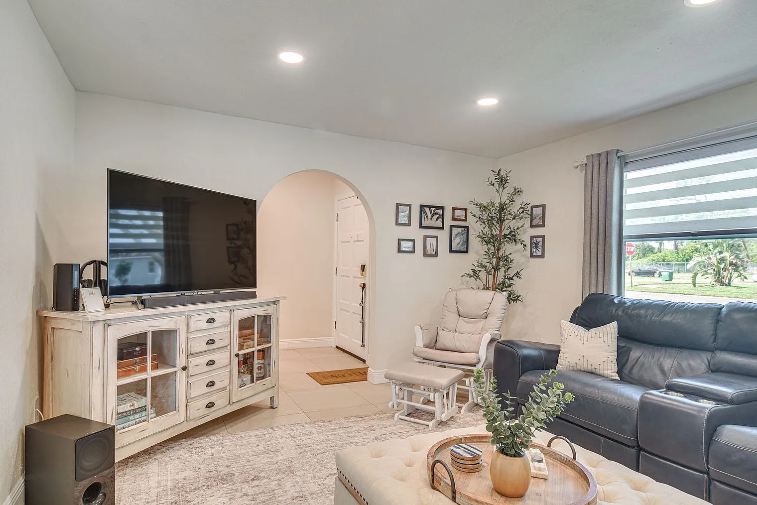 3 bed, 2.0 bath, 1797 sqft, $4,675 — Photo 4