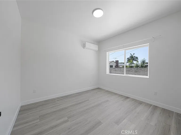 2423 S Myrtle Ave — Photo 19