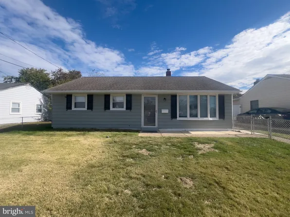 384 Windsor Dr, Bellmawr, NJ 08031