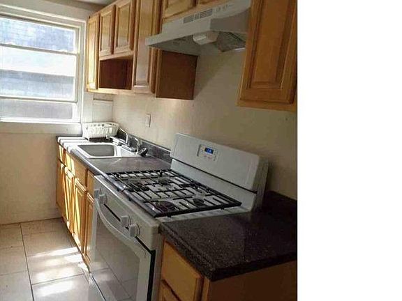 4th image of 785 S 12th St Floor 3