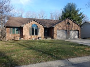 563 Kinney Ln, Columbus, IN 47201