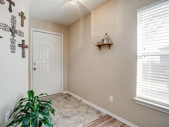 4th image of 504 Capricorn Dr