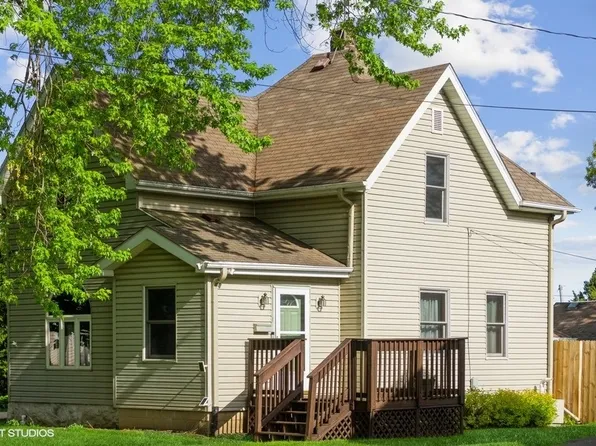 811 W Thompson St, Harvard, IL 60033