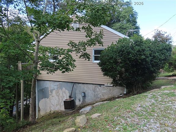 4th image of 1205 Ashwood Rd