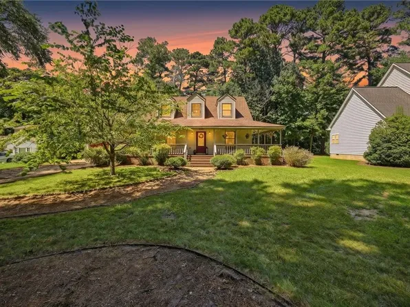 7743 Waters Edge Ln, Gloucester Point, VA 23062