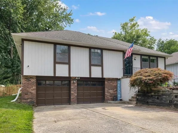 919 SE 7th St, Lees Summit, MO 64063