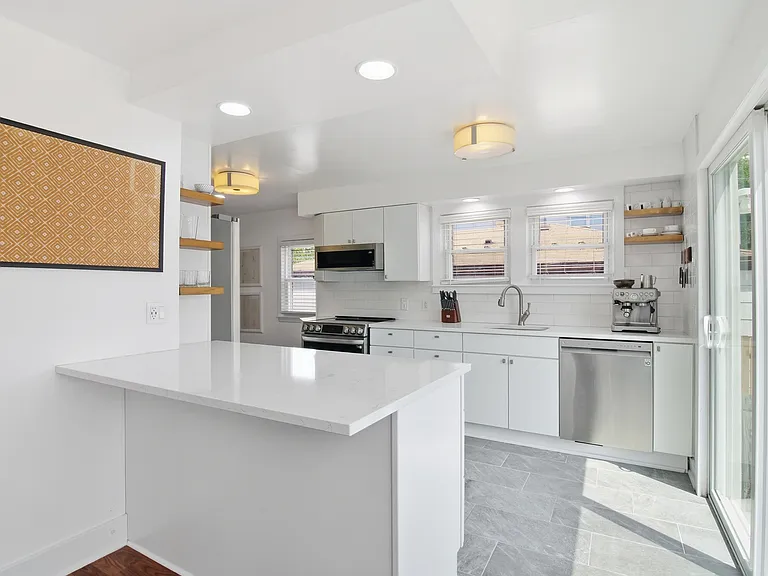 748 Ruffner Ave — Photo 9
