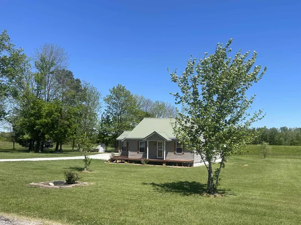 69 Perry St, Milledgeville, TN 38359