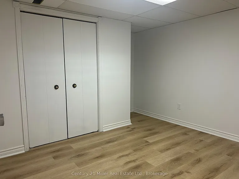 1262 Nathaniel Cres #BASEMENT — Photo 9